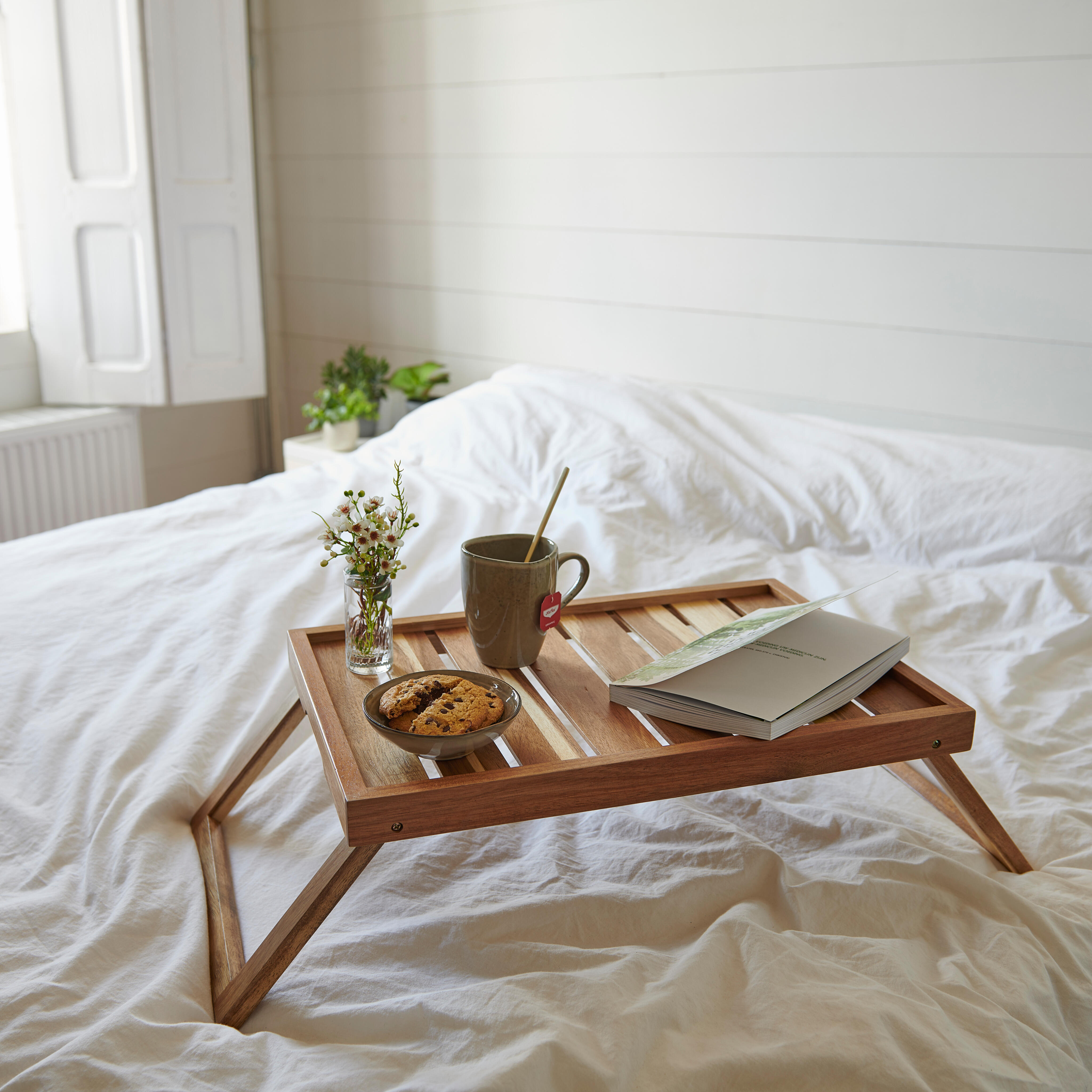 Plateaux 55 x 55, conçus comme des meubles de métier - Tables de  restaurants en bois recyclé sur mesure